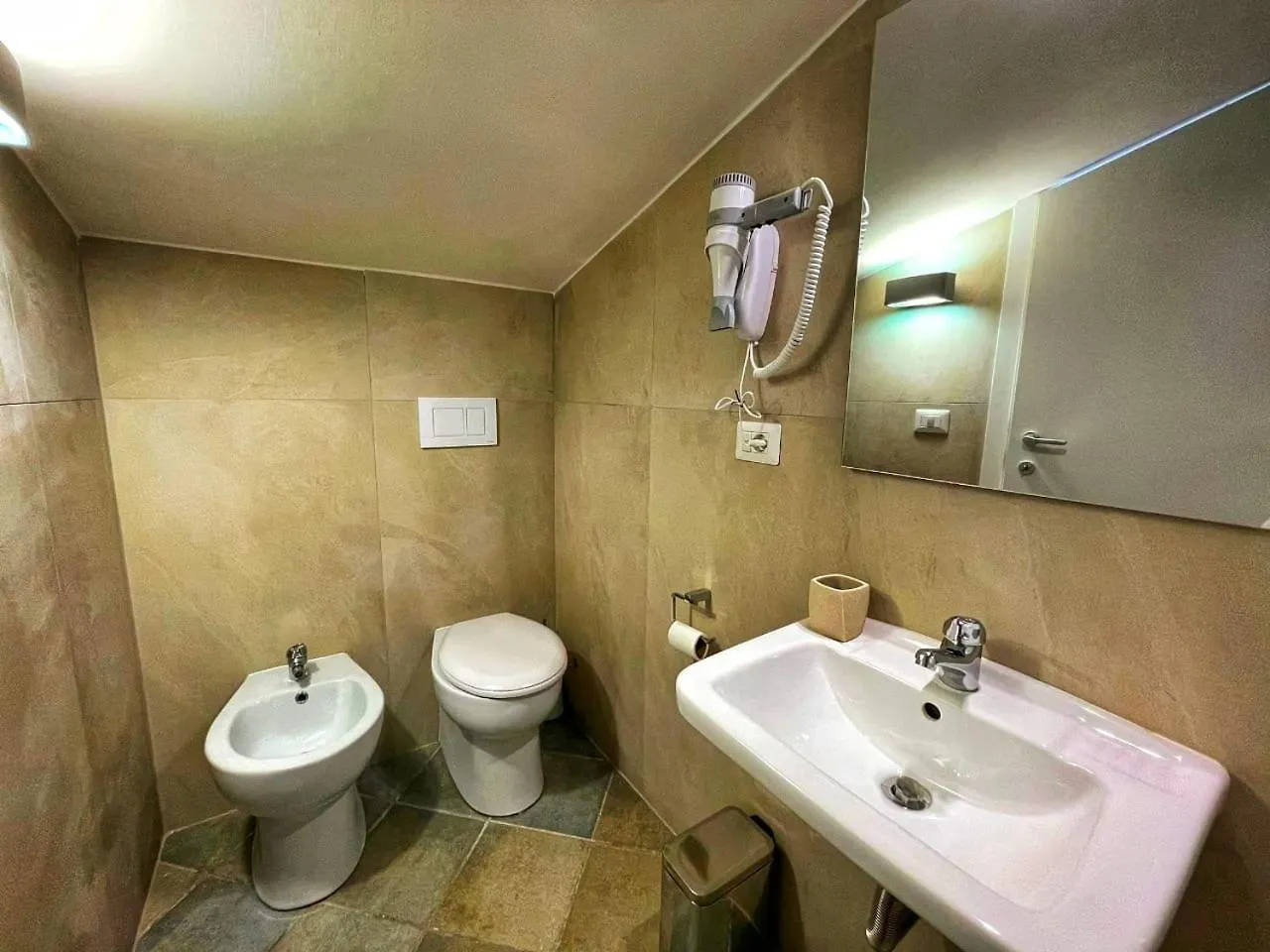Attic Garden Hotel Rome 0*,  Italy