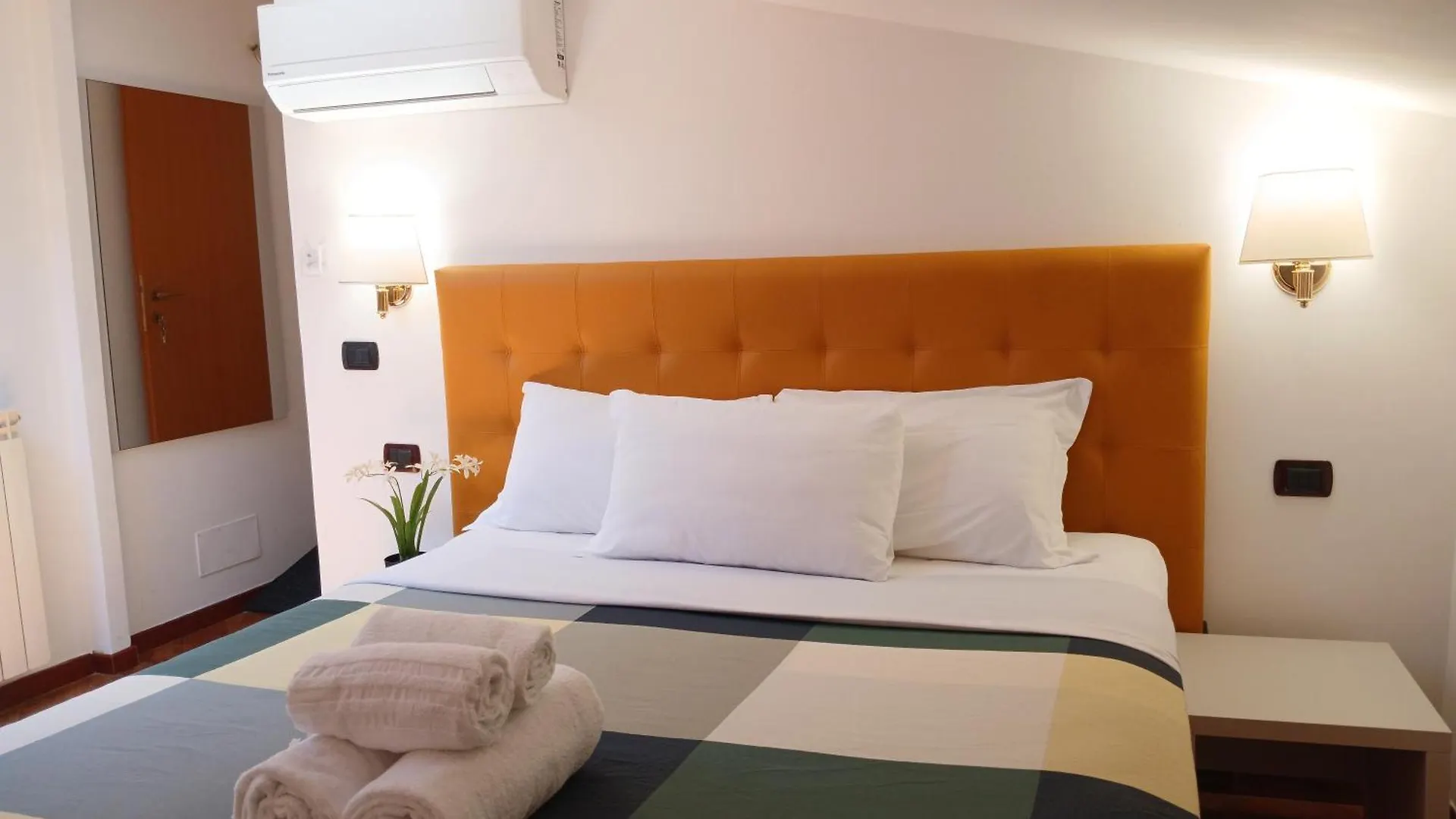 Attic Garden Hotel Rome 0*,