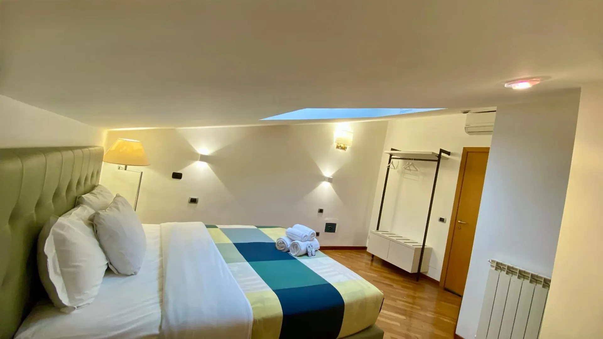 Attic Garden Hotel Rome 0*,